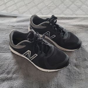 Newbalance Tennis Shoes